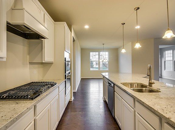 4th image of 5 Melrose Pl