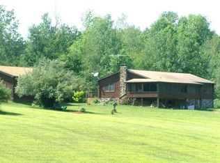 21 Strausser Rd, Jackson Center, PA 16133