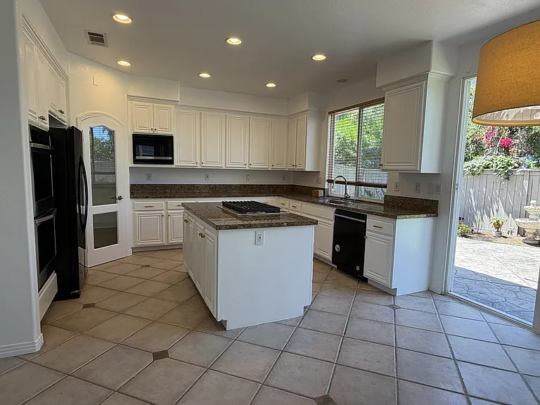 6113 Paseo Tesoro — Photo 8
