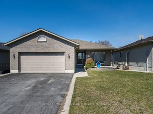 24 Stonegate Cres, Quinte West, ON K0K 2C0