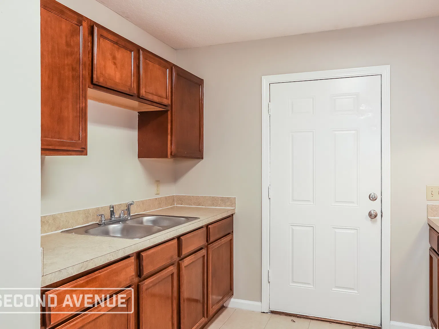 3 bed, 2.0 bath, 1176 sqft, $1,129 — Photo 4