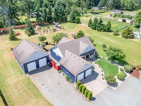 2nd image of 2514 215th St E