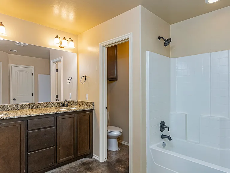 1013 SW 16th St — Photo 11