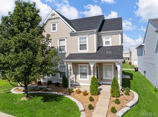 2007 Village Glen Dr, Wentzville, MO 63385