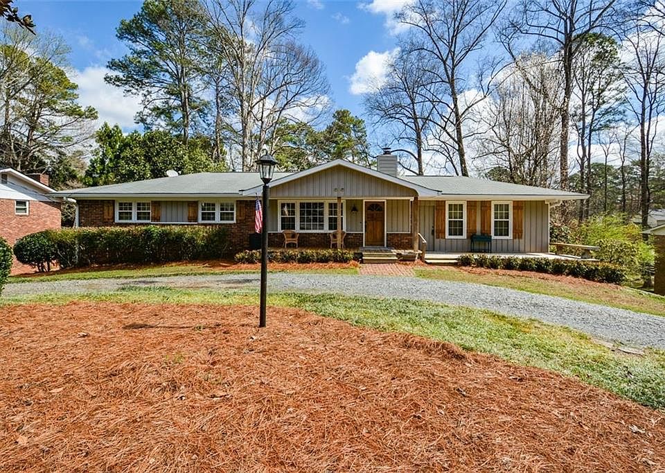 1st image of 18 Old Farm Rd