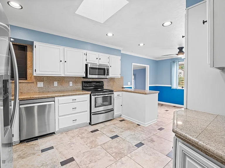 8822 S Balsam St — Photo 12