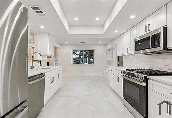 5th image of 1704 Venetian Cir
