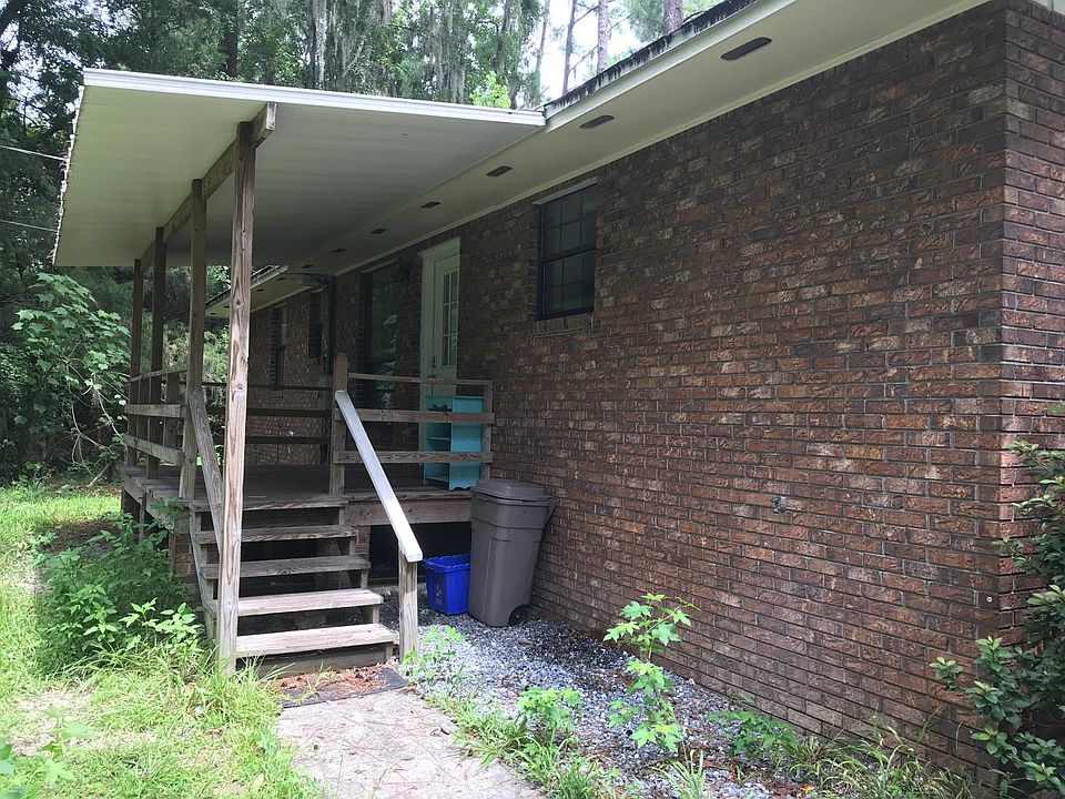 1st image of 1196 SE Magnolia Loop