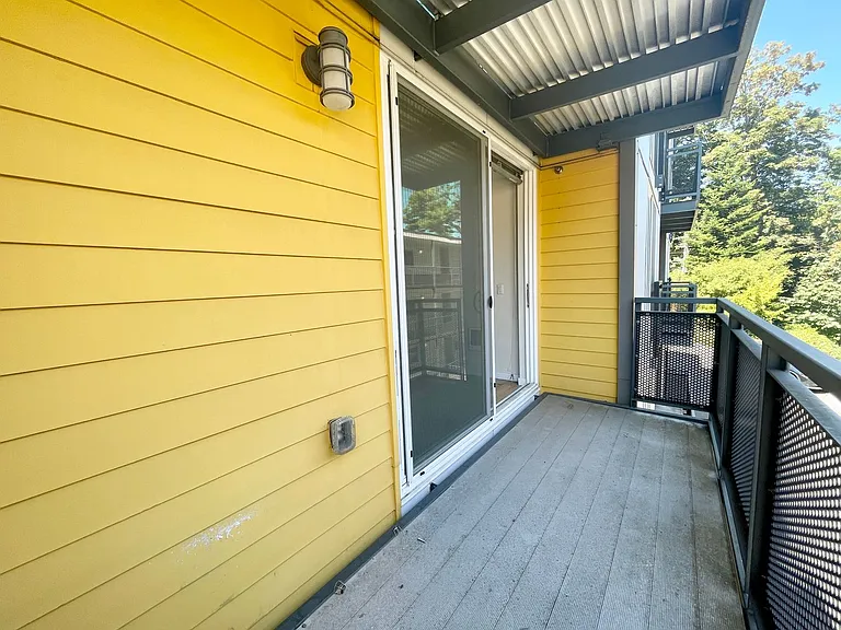 Bayview West Apartments — Photo 15