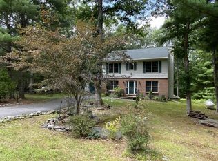 111 Beecher Rd, Dingmans Ferry, PA 18328