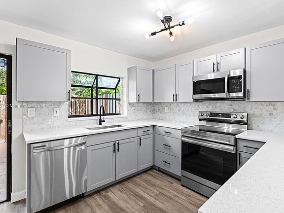3rd image of 357 City View Dr