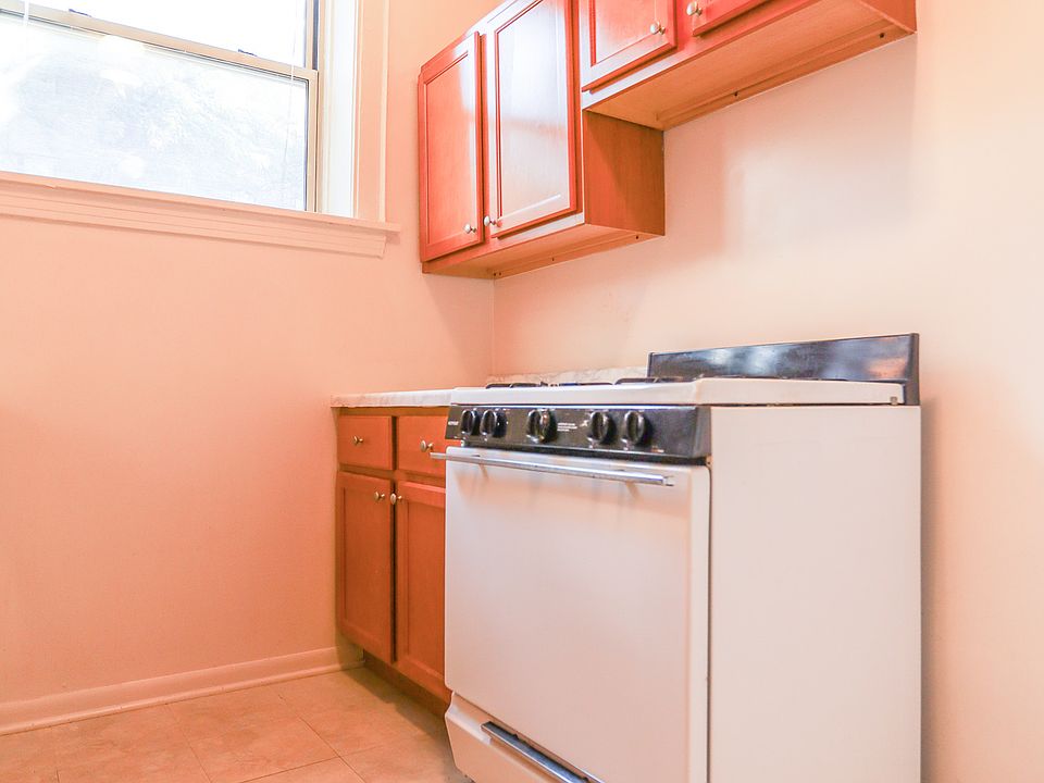 1st image of 1201 W Waveland Ave APT 1