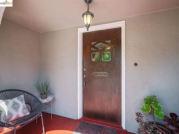 3rd image of 4081 Lincoln Ave