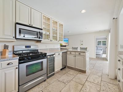 1051 Gulfstream Way, Riviera Beach, FL, 33404