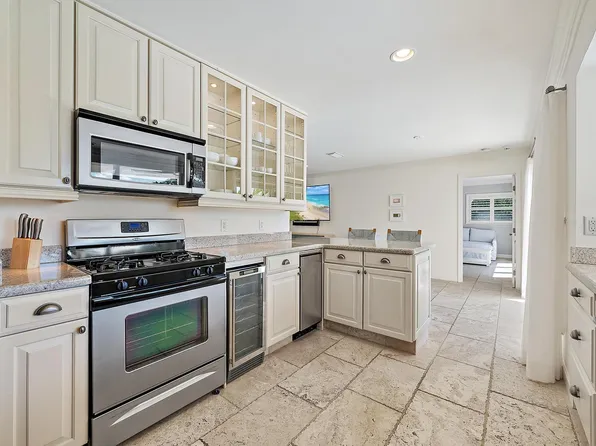 1051 Gulfstream Way, Singer Island, FL 33404