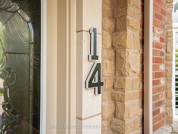 4th image of 14 Kentview Cres
