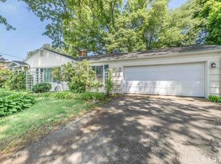 6 Twins Court, Norwich, CT 06360