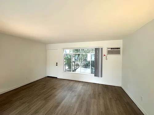 470 S Mariposa Ave #7 — Photo 9