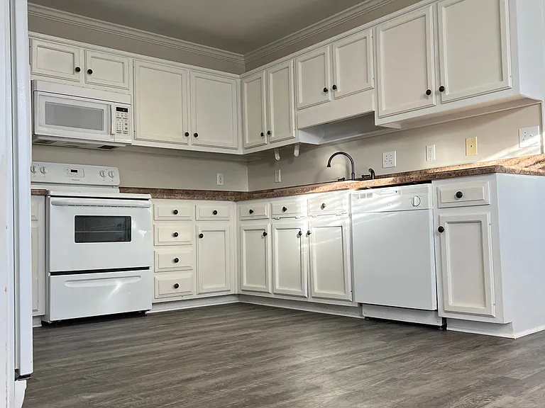 7707 Wyndham Cir — Photo 14