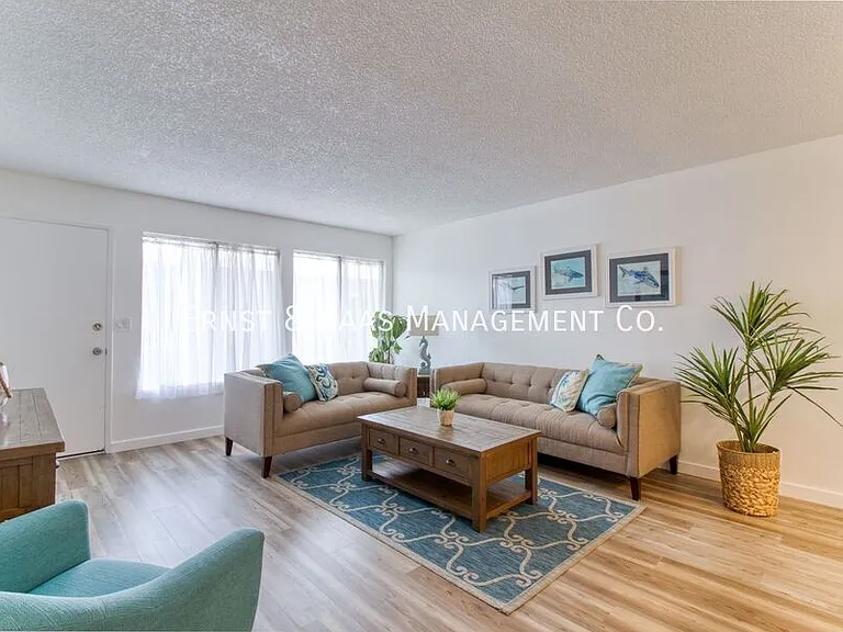 5500 Ackerfield Ave #307 — Photo 2
