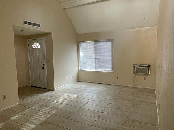 4th image of 1028 Baywood Dr