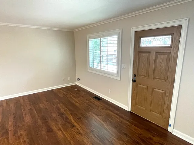 205 Ludell Dr — Photo 7