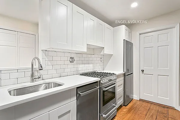 Rented by Engel & Völkers New York City | media 21