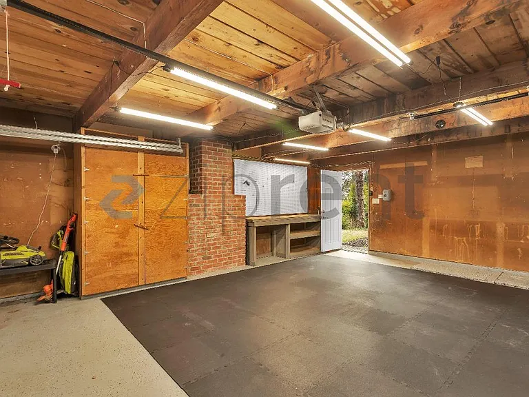 717 Pebble Dr — Photo 36