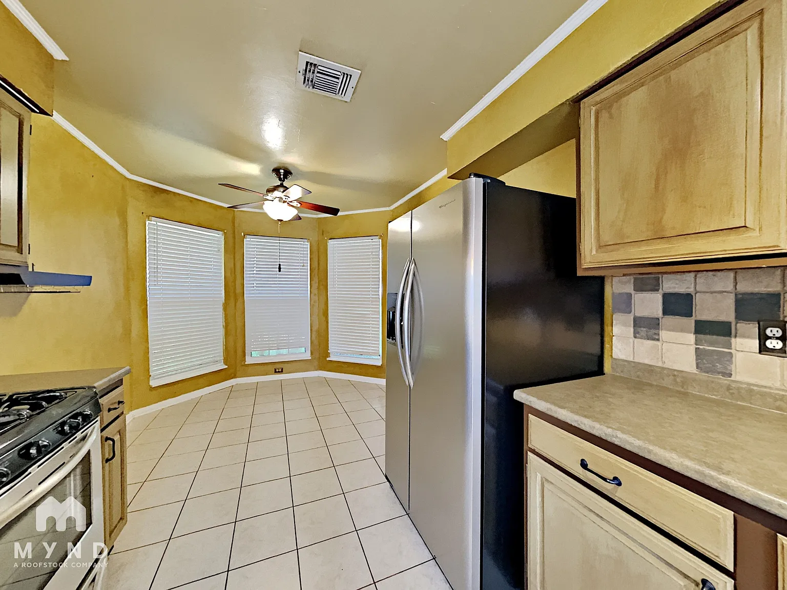 3 bed, 2.0 bath, 1476 sqft, $1,995 — Photo 4