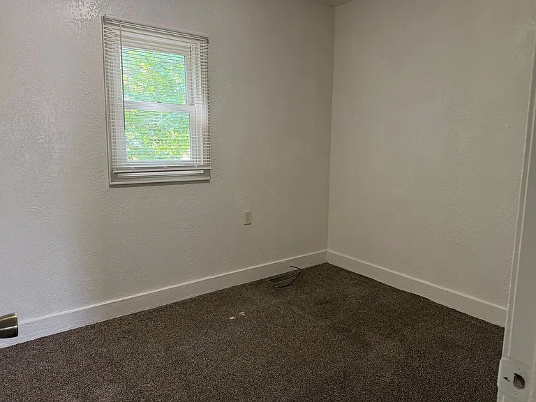 107 W Wilkins St — Photo 8