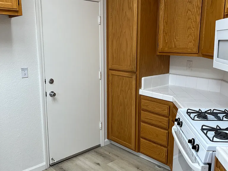 525 Wicklow Dr — Photo 18