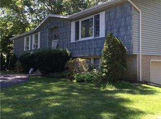 224 Pipe Stave Hollow Rd, Mount Sinai, NY 11766