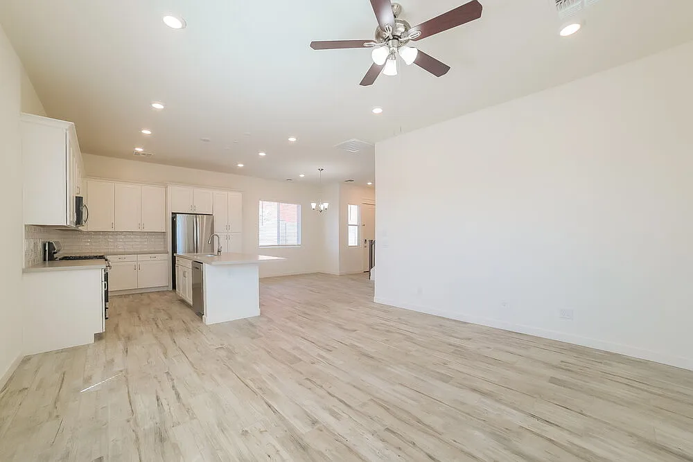 4 bed, 3.0 bath, 2196 sqft, $2,920 — Photo 4