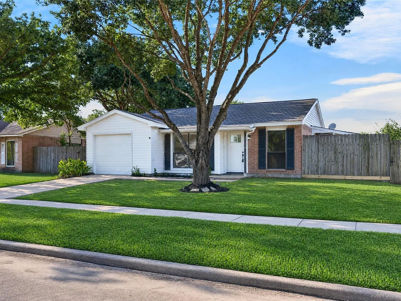 3 bed, 1.0 bath, 998 sqft, $1,650 — Photo 4