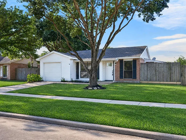 24114 Four Sixes Ln — Photo 4