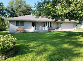 6 Durell Dr, Kankakee, IL 60901