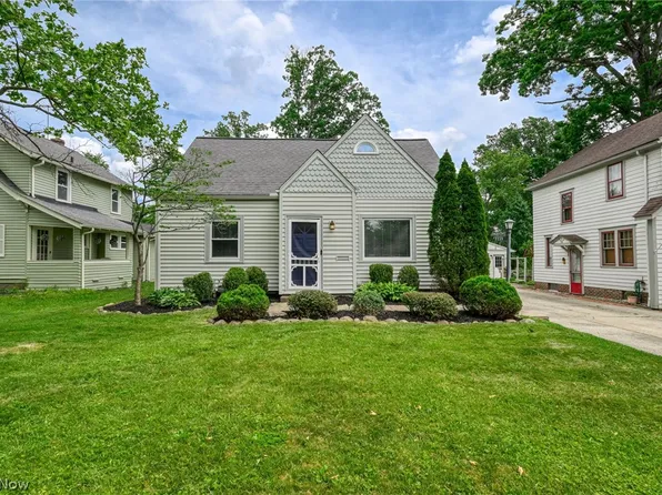 2225 16th St, Cuyahoga Falls, OH 44223