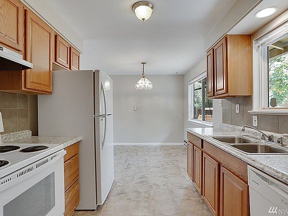3rd image of 4410 Factoria Blvd SE