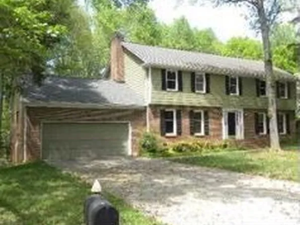 9001 Deerpark Ln, Charlotte, NC 28277