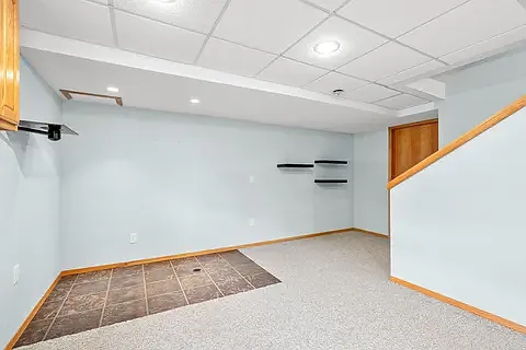 1065 Barney St — Photo 43
