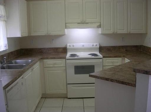 2nd image of 760 SW 9th Plz