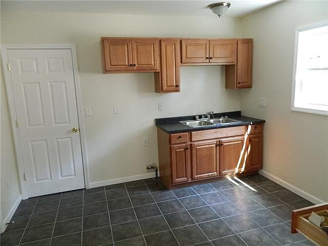2nd image of 1016 Lincoln Ave NW