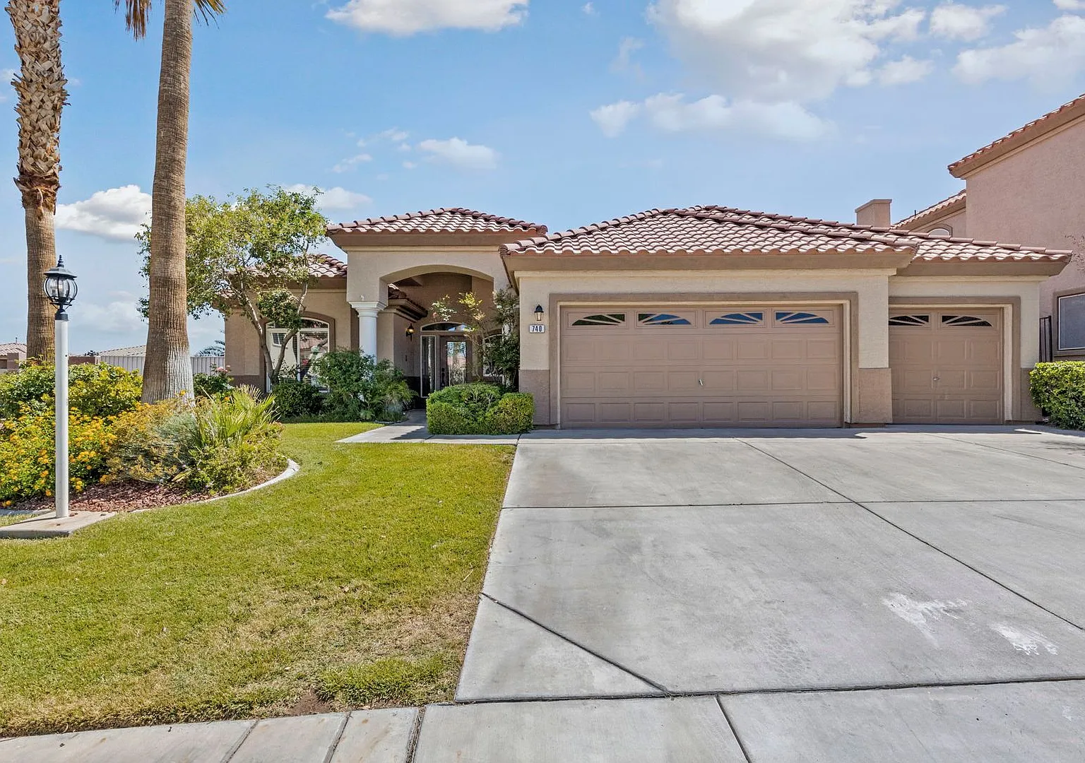 4 Bedroom 2 Bath Home Gated W/Pool & Spa R/V Parking — Photo 1