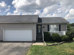 103 Northern Pl, Mount Hope, WV 25880