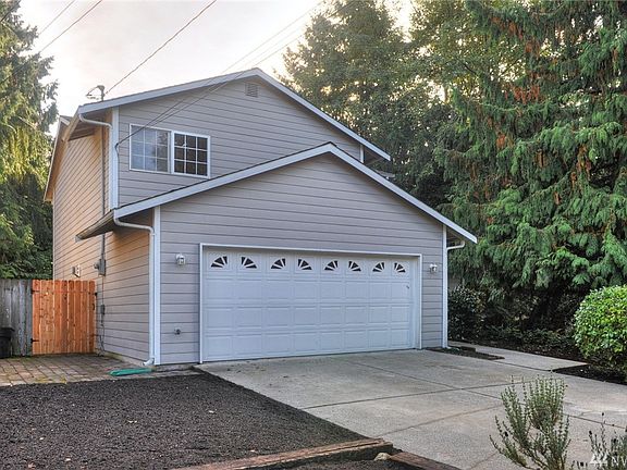 4th image of 7693 NE Beachwood Ave