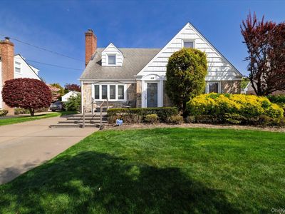 49 Park Avenue, Malverne, NY, 11565