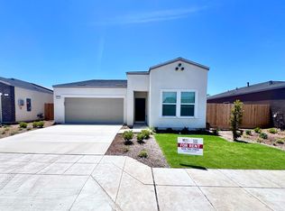 6077 E Robinson Ave, Fresno, CA