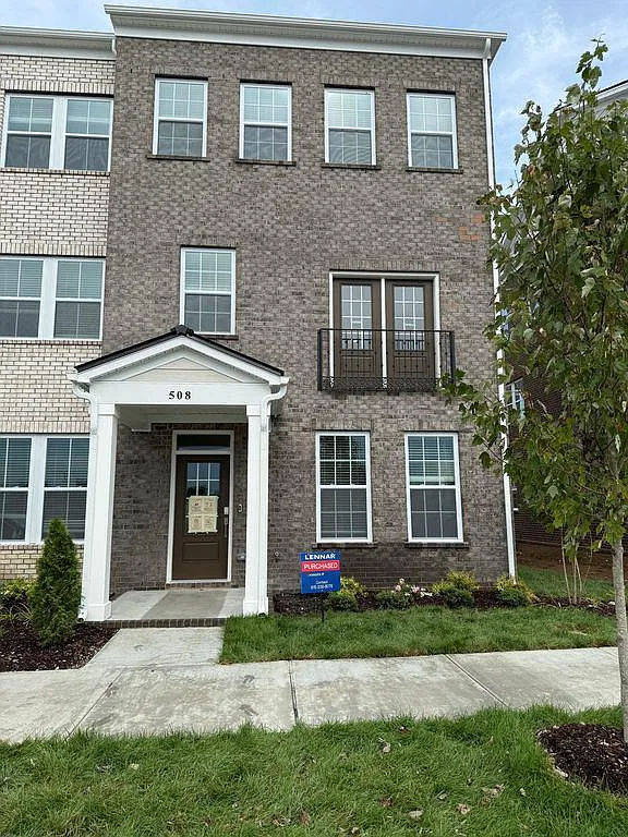 4 bed, 2042 sqft, $2,199 — Photo 1