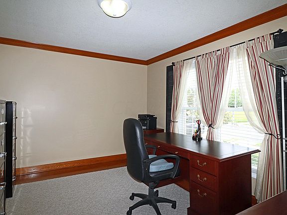 5th image of 69 Brookehill Dr