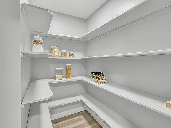 Walk-in Pantry